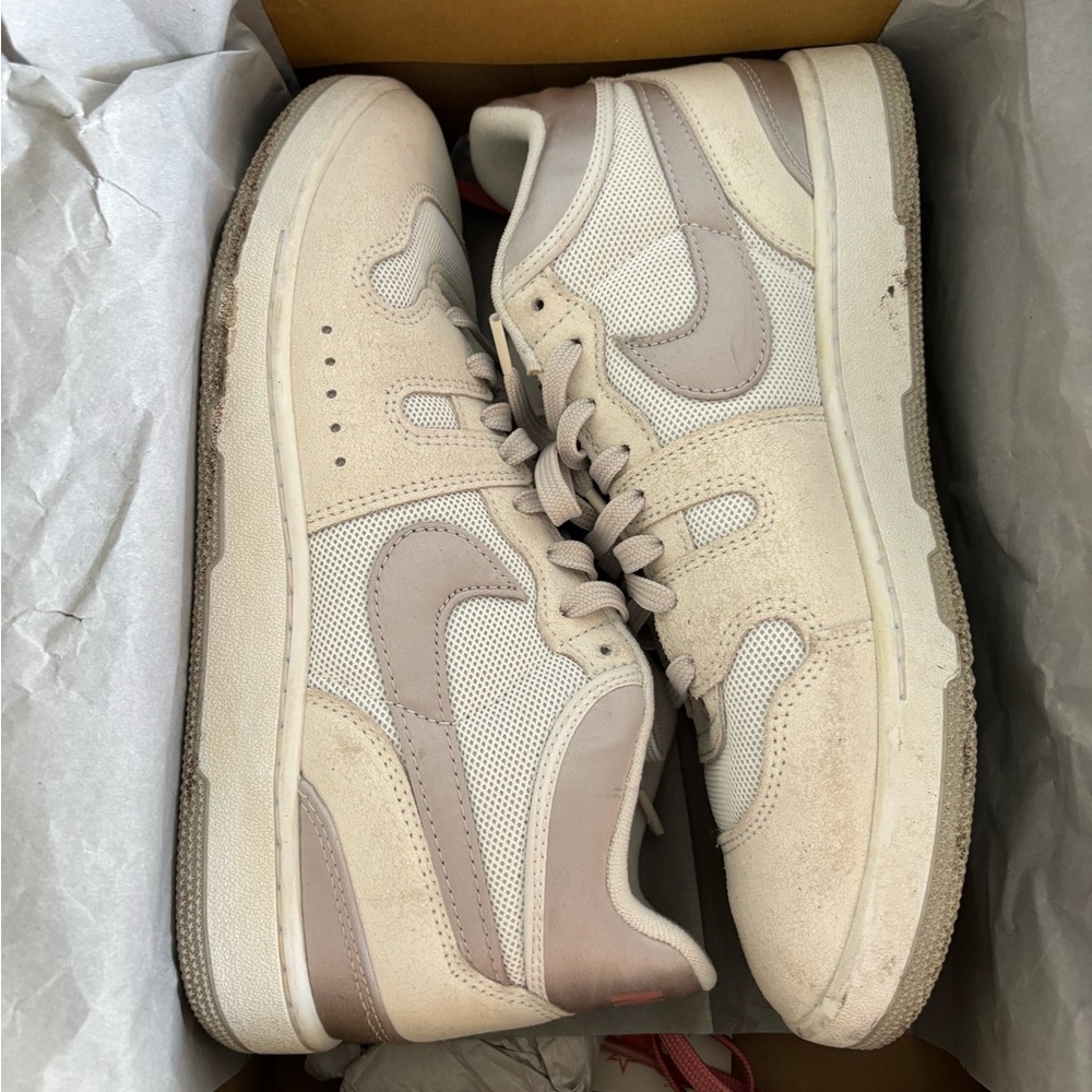 NIKE ATTACK SP-summit white/lt iron ore